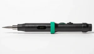 Pinecil V2 Pine64 fer à souder portable USB-C — vue de profil avec panne et bague verte
